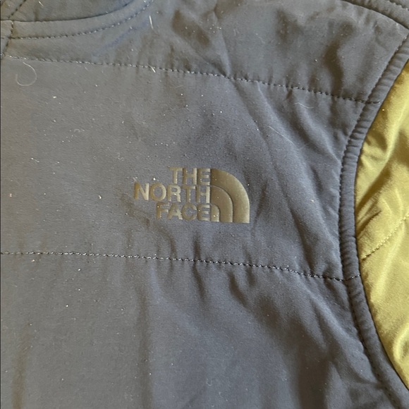 North Face Lightweight Hooded Jacket Women’s Xsmall with zip pockets - Picture 2 of 5